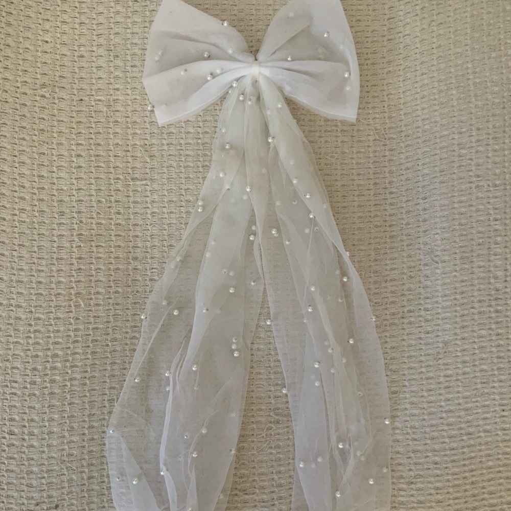 Free People White Bridal Pearl Wedding Hair Bow Veil Accessory